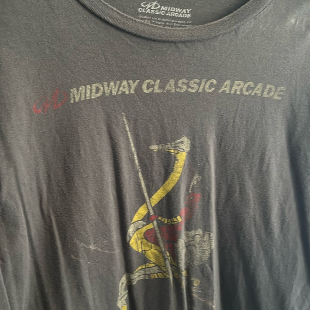 Grey arcade shirt. Joust. Large.